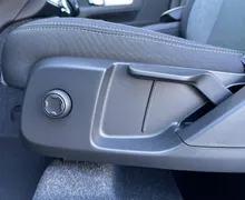 Notranja slika - Volvo XC40 - B3 P Core AT DCT 3 leta garancije + 3 servisi... - 17 - Predogledna slika