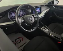 Notranja slika - Škoda Octavia - Combi 2.0 TDI Selection DSG - SLO - 9 - Predogledna slika