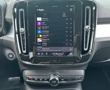 Notranja slika - Volvo XC40 - B3P Plus Dark Avt. - 16 - Predogledna slika
