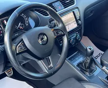 Notranja slika - Škoda Octavia - 2.0 TDI RS+XENON+NAVI+PDC+KLJUKA - 11 - Predogledna slika