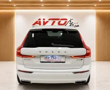 Notranja slika - Volvo XC60 - D4 4X4-INSCRIPTION-VIRTUAL-PANORAMA-KAMERA-HEAD UP - 8 - Predogledna slika
