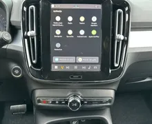 Notranja slika - Volvo XC40 - B3 P Plus Dark AT DCT - 17 - Predogledna slika