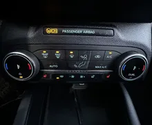 Notranja slika - Ford Kuga - 1.5 EcoBoost ST-Line.NEMŠKA.PANORAMA.KLJUKA.BENCIN - 15 - Predogledna slika