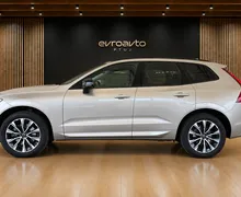 Notranja slika - Volvo XC60 - B4D AWD Plus Dark Avt.1. lastnik. SLO poreklo - 8 - Predogledna slika