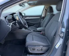 Notranja slika - Volkswagen Golf - 2.0 TDI BMT Life DSG-LED-ACC-PDC-Vzv.kamera-Masaža - 7 - Predogledna slika