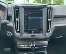 Notranja slika - Volvo XC40 - T3 Momentum Avt - 16 - Predogledna slika