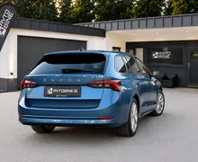 Notranja slika - Škoda Octavia - Combi 2.0 TDI DSG-VIRTUAL-LED-AMBIENT-1.LASTNIK - 7 - Predogledna slika
