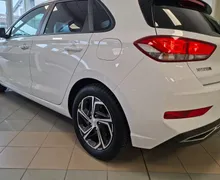 Zunanja slika - Hyundai i30 - 1.6 CRDi  116 Style-LED-NAVI-KEMERA-PDC-ODLIČEN- - 3 - Predogledna slika