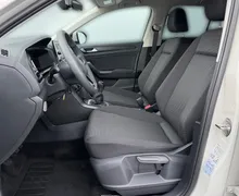 Notranja slika - Volkswagen T-Roc - 1.0 TSI BMT Life-komaj 31.131 KM-1.lastnik-Virtual - 7 - Predogledna slika