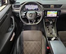 Notranja slika - Škoda Superb - 2.0 TDI Sportline Combi DSG 147 kW - 7 - Predogledna slika