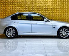 Zunanja slika - BMW Serija 3 - : 318d LCI-STREŠNO OKNO-GRETJE-NAVI-PDC... - 11 - Predogledna slika