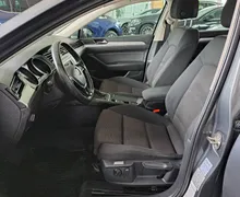 Notranja slika - Volkswagen Passat Variant - 2.0 TDI-MODEL 2016-ODLIČEN-PDC-NAVI-ALU-KOT NOV... - 8 - Predogledna slika