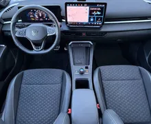Notranja slika - Volkswagen T-Roc - 1.5 eTSI R-Line DSG-Vlečna kljuka-Harman Kardon... - 12 - Predogledna slika
