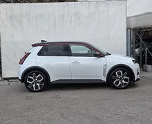Zunanja slika - Renault 5 E-Tech Electric - Techno EV40 + Paket Zima+Udobje+Vožnja+Parkiran - 4 - Predogledna slika