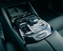 Notranja slika - BMW Serija 5 - 520i Avt. Steptronic M-SPORT - 10 - Predogledna slika