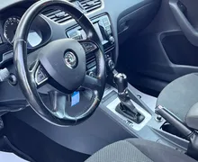 Notranja slika - Škoda Octavia - 1.6 TDI+ALU+NAVI+DSG+KLJUKA - 12 - Predogledna slika