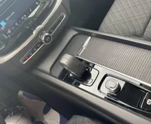 Zunanja slika - Volvo XC60 - B4P Momentum PRO AT FWD KAMERA-GRETJE.SED.-DAB+ - 15 - Predogledna slika