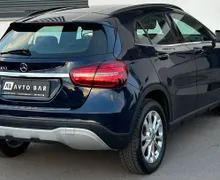 Notranja slika - Mercedes-Benz GLA-Razred - GLA 180+R.KAMERA+USNJE+ALU - 7 - Predogledna slika