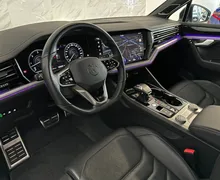 Notranja slika - Volkswagen Touareg - V6 TDI R-Line 4M |Pano|Zračno|NightV|4WS|Hlaj|We.. - 8 - Predogledna slika