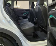 Notranja slika - Volkswagen Tiguan - 2.0 TDI Elegance DSG - LED Plus.alcantara.kamera - 17 - Predogledna slika
