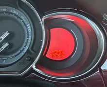 Notranja slika - Citroën DS3 - 1,6 HDi So Chic FAP - 9 - Predogledna slika
