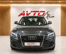Notranja slika - Audi Q5 - 2.0 TDI-QUATTRO-S-TRONIC-BI-XENON-LED-SERVISNA KNJ - 7 - Predogledna slika