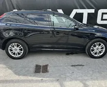 Zunanja slika - Volvo XC60 - D4 A AWD  Momentum-PANORAMA+GRET.SEDEŽEV-BIXENON - 3 - Predogledna slika