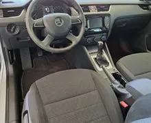 Notranja slika - Škoda Octavia - 1.6 TDI-MODEL 2016-ODLIČNA-KOT NOVA-1 LASTNIK... - 7 - Predogledna slika