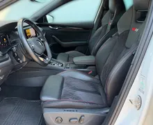 Notranja slika - Škoda Octavia - 1.4 PHEV RS-Head Up-ACC-Mrtvi kot-Matrix-Masaža... - 7 - Predogledna slika