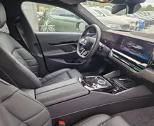 Notranja slika - BMW serija 5: - 520i Avt. M-SPORT POLOG 5600 - 12 - Predogledna slika