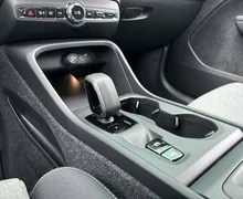 Notranja slika - Volvo XC40 - B3 P Core AT DCT 3 leta garancije + 3 servisi - 19 - Predogledna slika