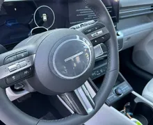 Zunanja slika - Hyundai Kona - 65.4 kWh PREMIUM   WINTER I.. topl. črpalka. ambi - 10 - Predogledna slika