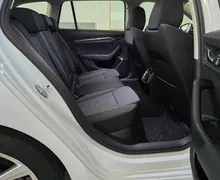 Notranja slika - Škoda Octavia - Combi 2.0 TDI Style DSG - Matrix.DCC.HUD.Canton .. - 18 - Predogledna slika