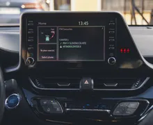 Zunanja slika - Toyota C-HR - CH-R 1.8 HYBRID SMART-BLACK PACK-LED-ACC-KAM-SLO-17C - 15 - Predogledna slika