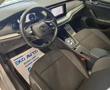 Notranja slika - Škoda Octavia - Combi 2.0 TDI DSG-ACC-NAVI-VIRTUAL-PDC-FULL LED- - 7 - Predogledna slika