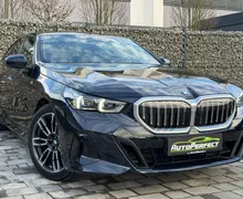 Zunanja slika - BMW Serija 5 - : 520d M-PAKET | ICONIC GLOW | HUD | 360° | KLJUKA | - 1 - Predogledna slika