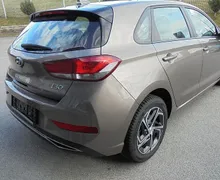 Zunanja slika - Hyundai i30 - 1.5 T-GDI 140 MHEV STYLE°1.LASTNIK°SLO° - 4 - Predogledna slika
