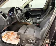 Notranja slika - Audi Q5 - 2.0 TDI-QUATTRO-S-TRONIC-BI-XENON-LED-SERVISNA KNJ - 9 - Predogledna slika