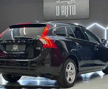 Notranja slika - Volvo V60 - 2.0D KAMERA-NAVI-BIXENON-GRETJE SEDEZEV-PDC - 8 - Predogledna slika