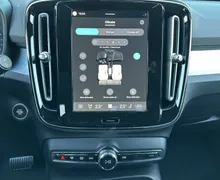Notranja slika - Volvo XC40 - B3 P Core AT DCT 3 leta garancije + 3 servisi... - 18 - Predogledna slika