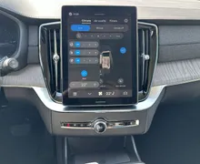 Notranja slika - Volvo XC90 - T8 AWD PLUG-IN HYBRID ULTRA DARK – 7 SEDEŽEV - 19 - Predogledna slika