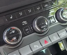 Zunanja slika - Škoda Karoq - 1.0 TSI STYLE LED-VIRTUAL-KAMERA-GRETJE SEDEŽEV - 18 - Predogledna slika