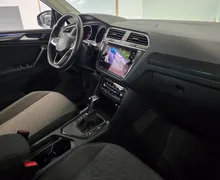 Notranja slika - Volkswagen Tiguan - 2.0 TDI BMT Life DSG - LED.kamera.keyless.ambient - 10 - Predogledna slika