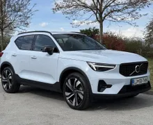 Zunanja slika - Volvo XC40 - B4 P Ultra Dark Avt. - 2 - Predogledna slika