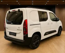 Notranja slika - Citroën Berlingo - 1.5 BlueHDi 130 Plus SLO•1 Lastnik•TOV.JAMSTVO - 8 - Predogledna slika