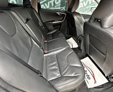 Zunanja slika - Volvo XC60 - D4 R-Design Momentum+133KW+ALU+XENON+USNJE+UGODNO - 11 - Predogledna slika