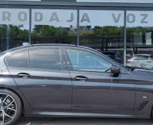 Zunanja slika - BMW Serija 5 - : 520d Avt.M-PAKET HEAD UP HLAJENJE KAMERA KEYLESS - 4 - Predogledna slika