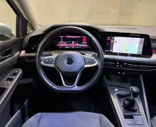 Notranja slika - Volkswagen Golf - Volkswagen  Variant 2.0 TDI VIRTUAL ACC AMBIENT LANE KEYLESS - 7 - Predogledna slika
