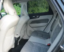 Notranja slika - Volvo XC60 - Volvo  D4 Business Avt., PANO., H/K., kljuka - 7 - Predogledna slika