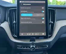 Notranja slika - Volvo XC60 - B5  P  AWD Plus Dark 3 leta garancije + 3 servisi - 18 - Predogledna slika